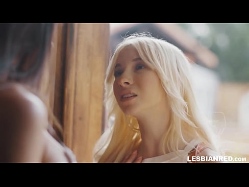 ❤️ Dievča príde domov o niekoľko mesiacov neskôr a skončí pri jedení kundičky svojej nevlastnej mamy ️ Porno na sk.moresexmovies.ru ️❤